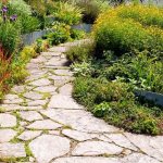 idea of ​​using unusual garden paths